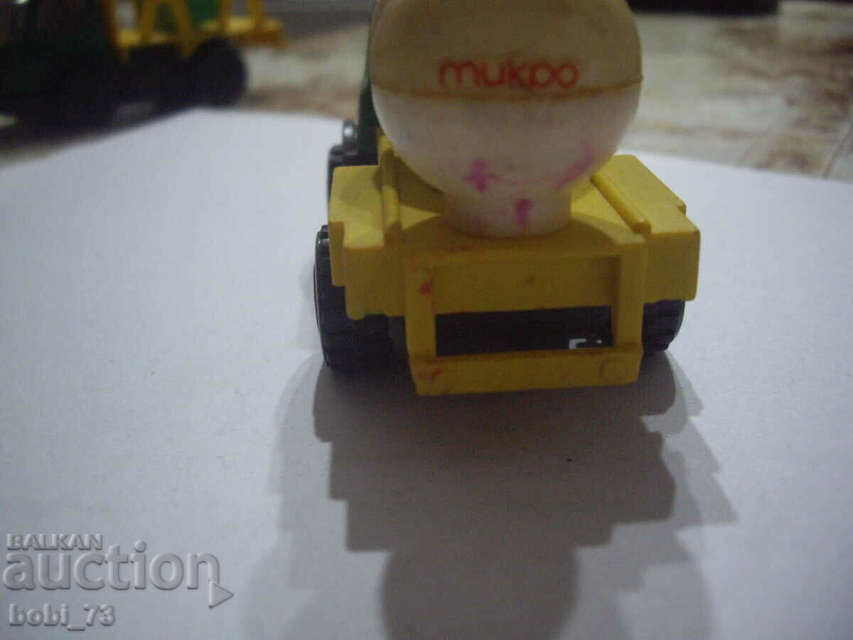 Delivery of Old Bulgarian tin toy. Delivery of Old Bulgarian tin toy.