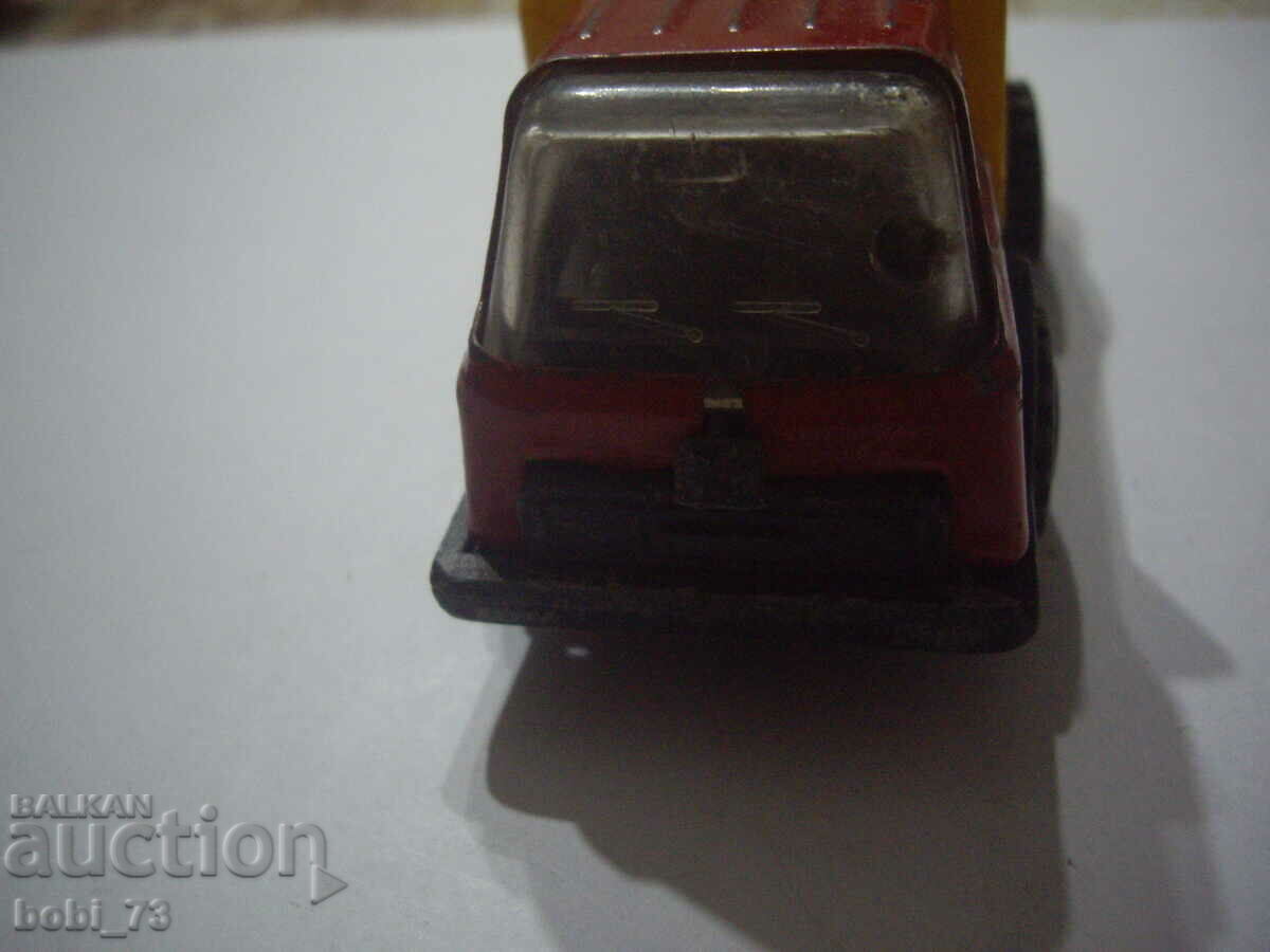 Auction Old Bulgarian tin toy. Auction Old Bulgarian tin toy.