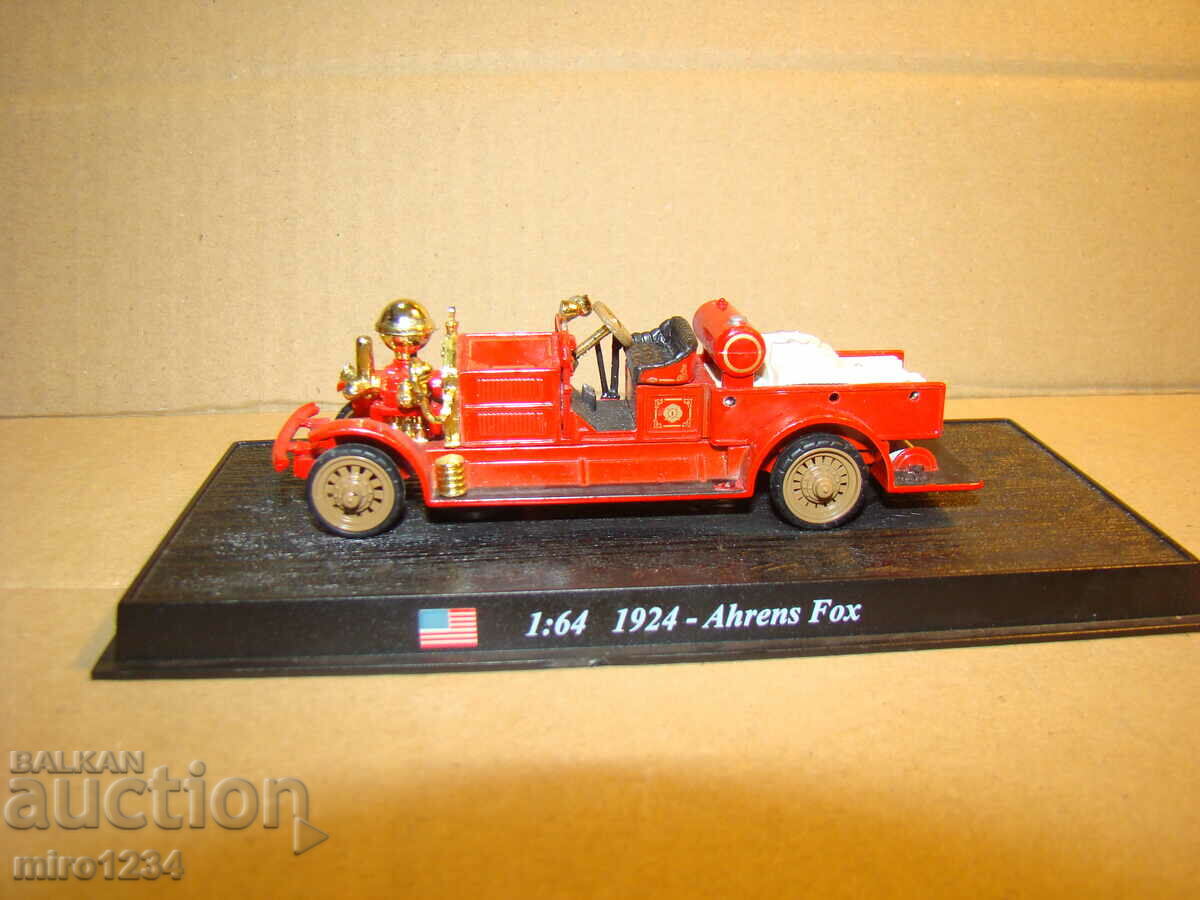 BZC 1:64 AHRENS FOX 1924 FIRE TRUCK MODEL TOY