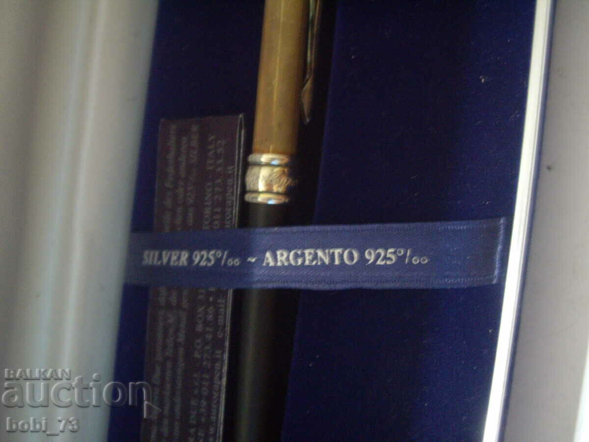Δημοπρασία Ολοκαίνουργιο ασημί στυλό. Δημοπρασία Ολοκαίνουργιο ασημί στυλό.