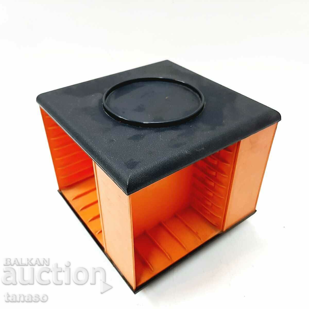 Δημοπρασία Αρχειοθήκη, θήκη για κασέτες, 1980 (3.1)