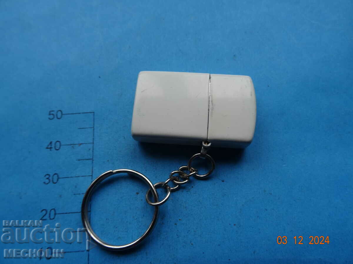 Delivery of OLD ADVERTISING LIGHTER MARLBORO PETROL Delivery of OLD ADVERTISING LIGHTER MARLBORO PETROL