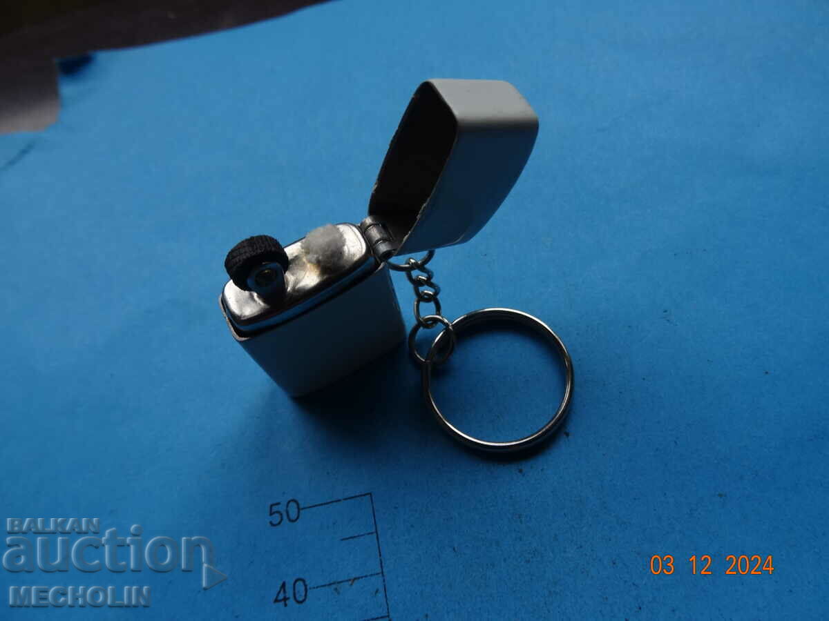 OLD ADVERTISING LIGHTER MARLBORO PETROL - 7 OLD ADVERTISING LIGHTER MARLBORO PETROL - 7