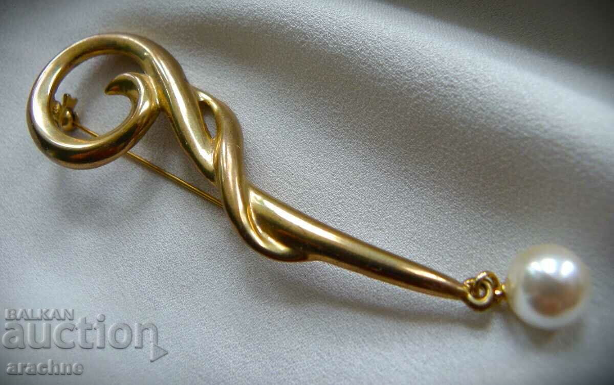 Auction Large gold-plated pearl brooch Auction Large gold-plated pearl brooch