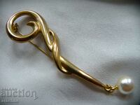 Large gold-plated pearl brooch