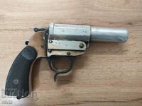 Flare gun