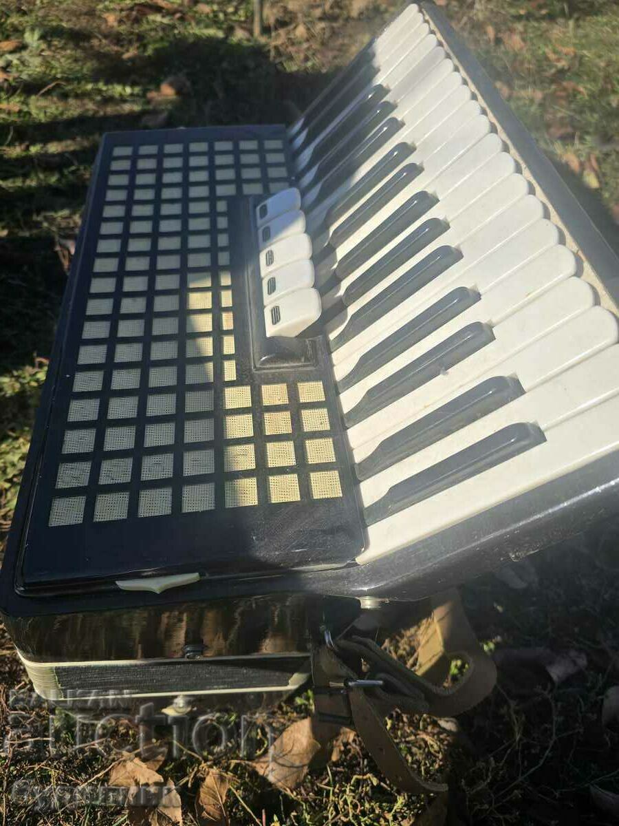 Accordion 80 Bass από την Stotinka. Τέλειος. BZC