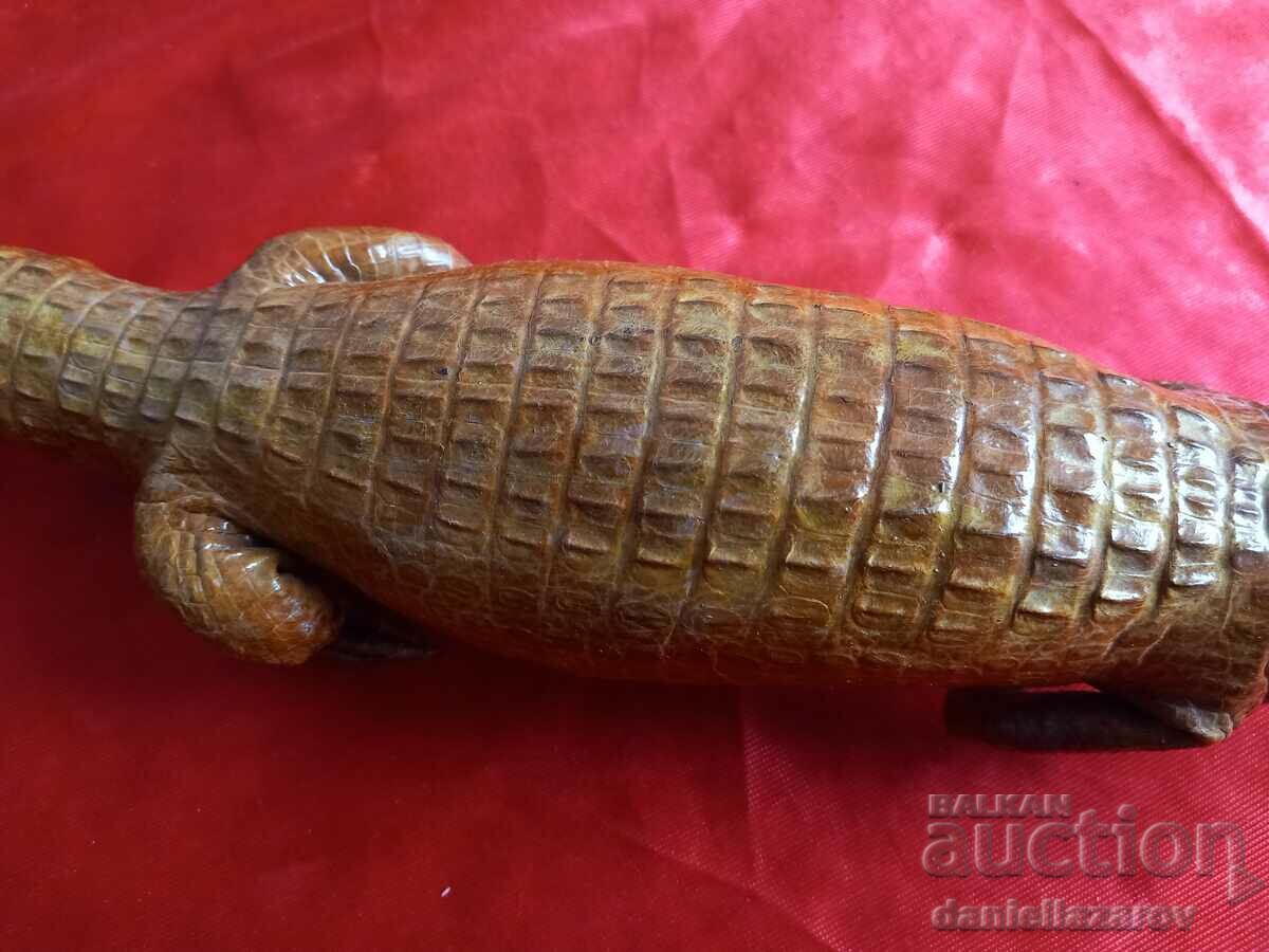 Auction Stuffed CROCODILE, Cayman Auction Stuffed CROCODILE, Cayman