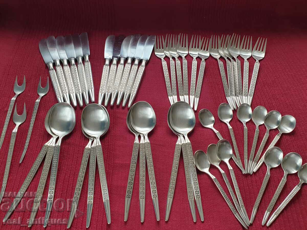 Set of silver plated utensils