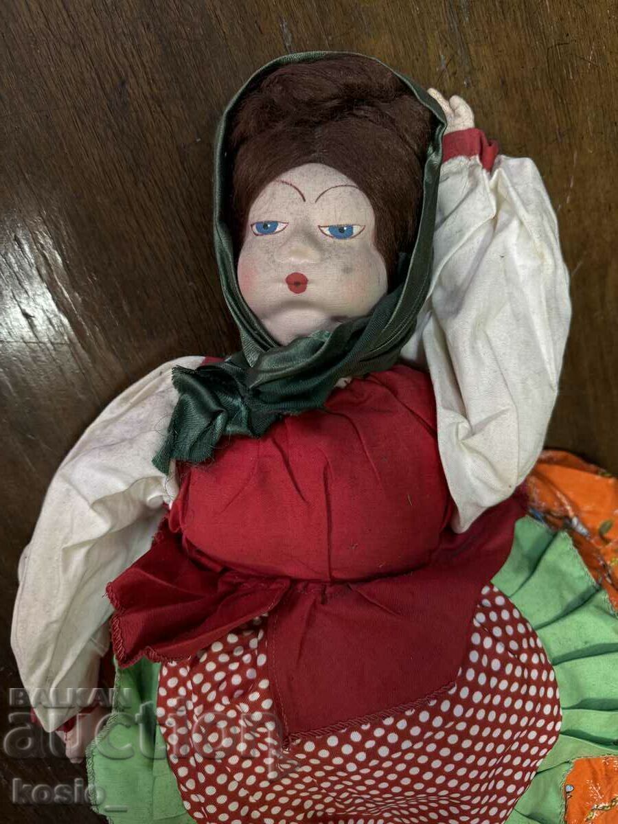 Veche păpușă samovar sovietică cu preț 30.00 BGN | € 15.34