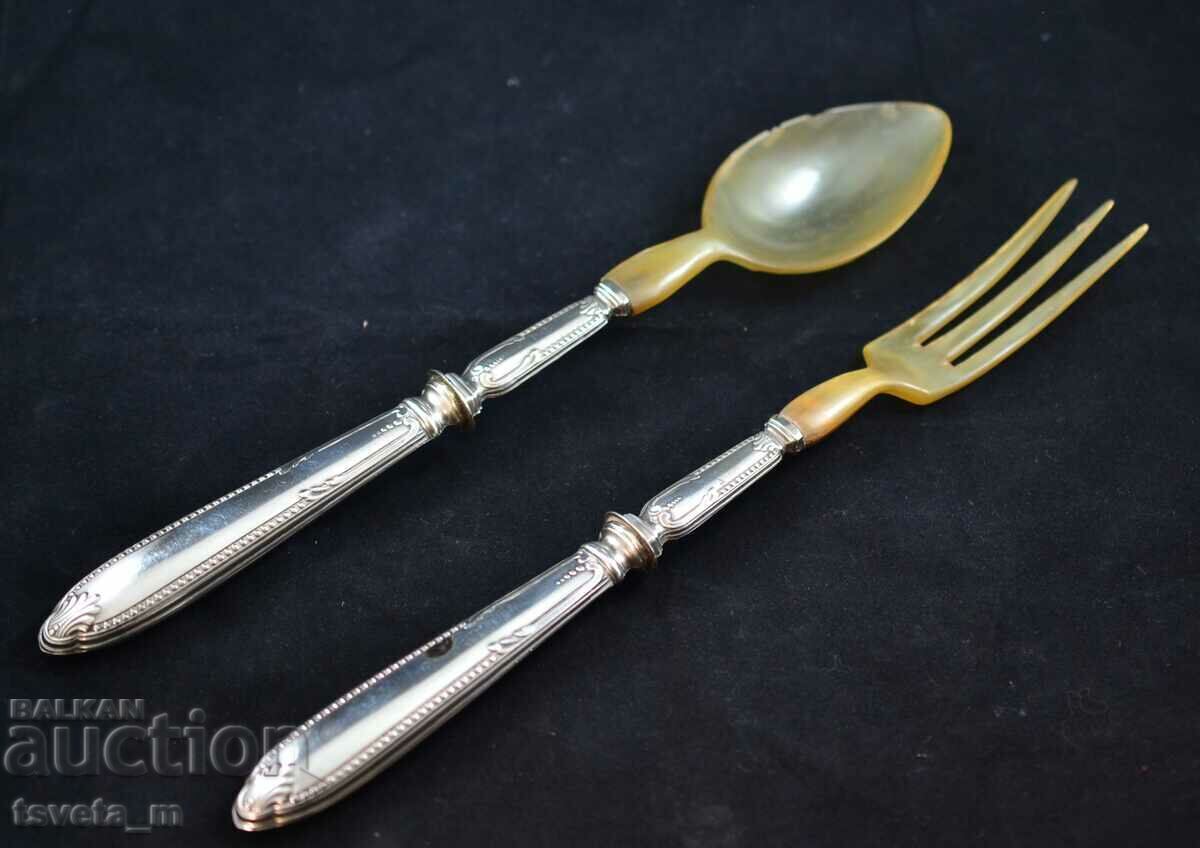 Licitație Set salatieră franțuzească din metal argintat și corn