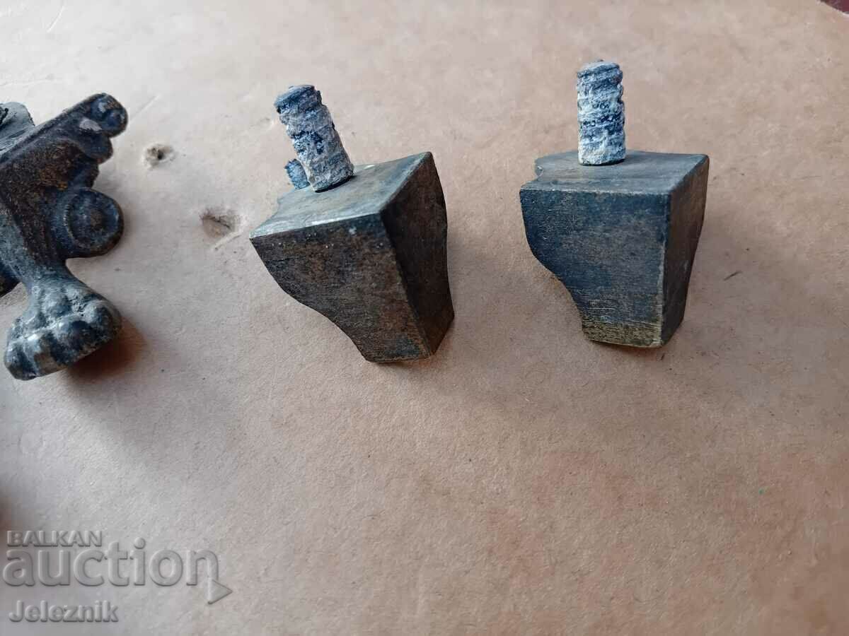 Delivery of 4×Bronze Legs For Marble Mantel Clock-19th century.