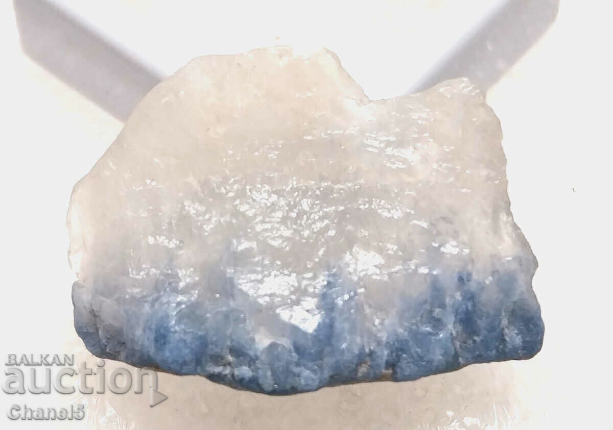Auction DUMORTIERITE QUARTZ - RARE - BRAZIL - 22.05 carats (419) Auction DUMORTIERITE QUARTZ - RARE - BRAZIL - 22.05 carats (419)