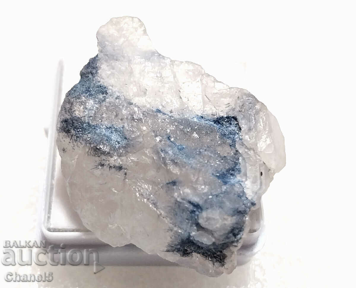 Auction DUMORTIERITE QUARTZ - RARE - BRAZIL - 48.90 carats (420) Auction DUMORTIERITE QUARTZ - RARE - BRAZIL - 48.90 carats (420)