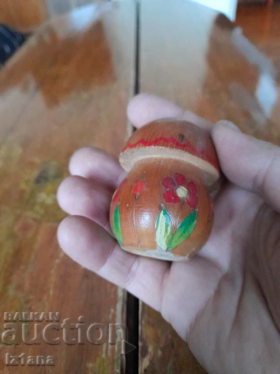 Auction Old wooden salt shaker Auction Old wooden salt shaker