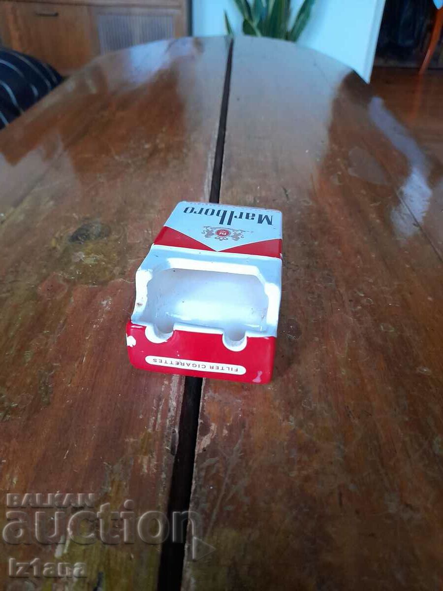 Delivery of Old Marlboro ashtray Delivery of Old Marlboro ashtray