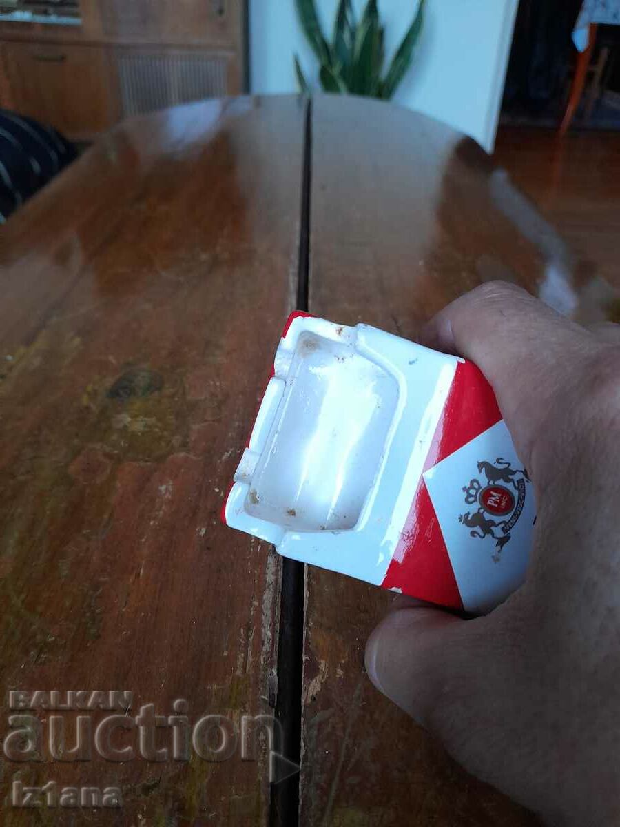 Old Marlboro ashtray - 5 Old Marlboro ashtray - 5