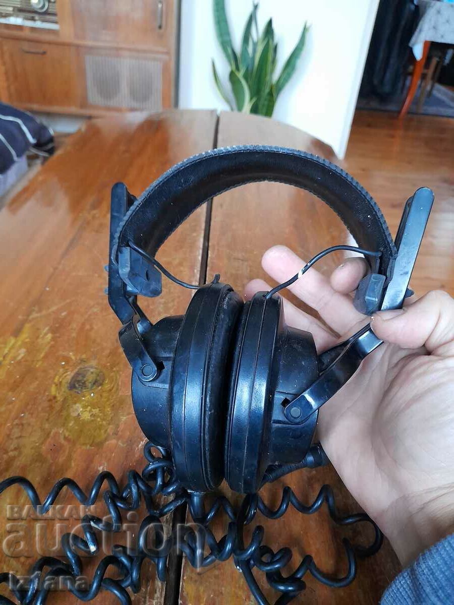 Old Sony DR-S3 headphones with price 110.00 BGN | € 56.24 Old Sony DR-S3 headphones with price 110.00 BGN | € 56.24