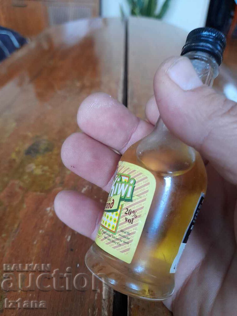 Delivery of An old bottle of Kiwi liqueur