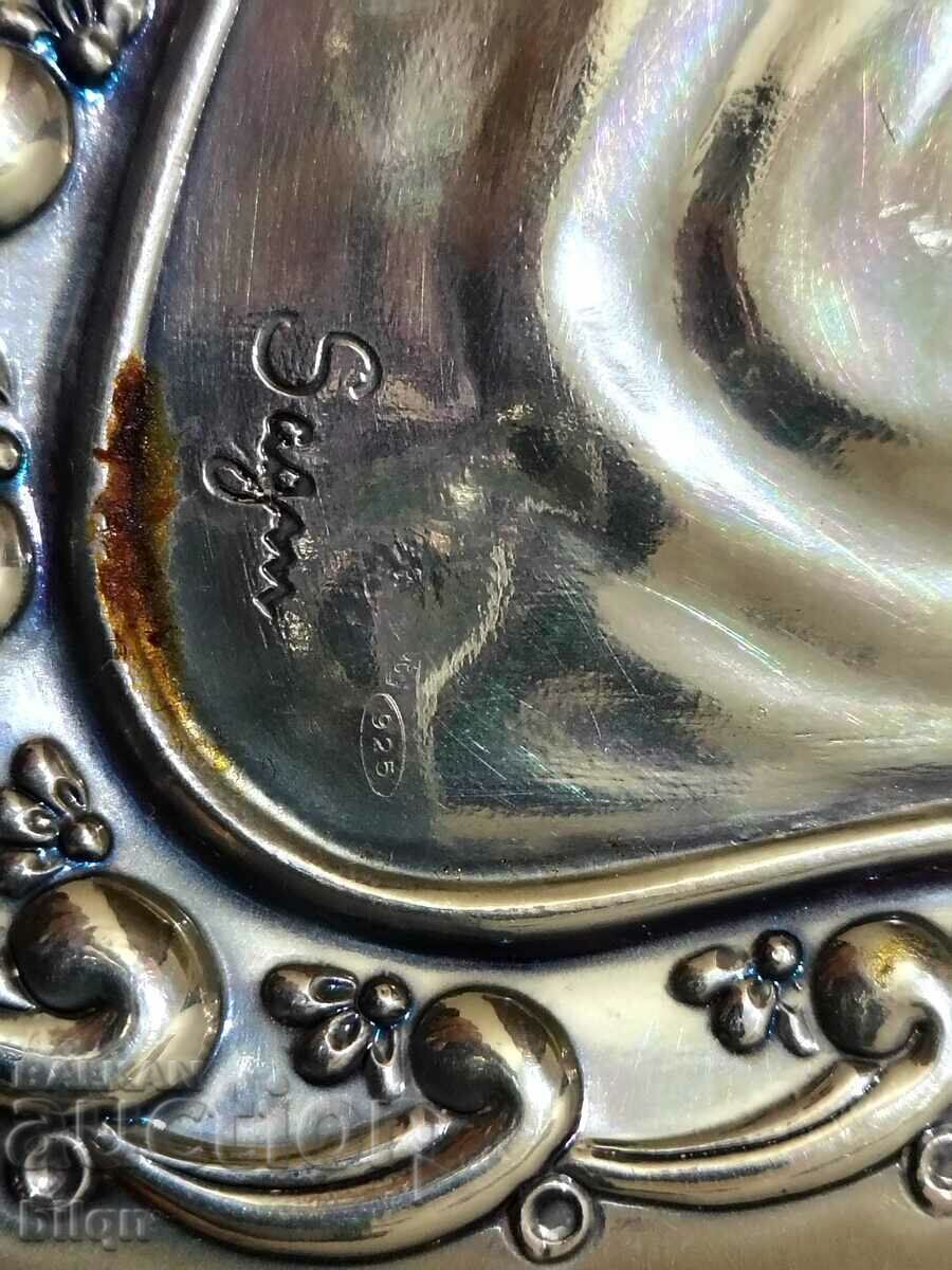 Delivery of Incredibly Beautiful Silver Icon Virgin With Child Delivery of Incredibly Beautiful Silver Icon Virgin With Child