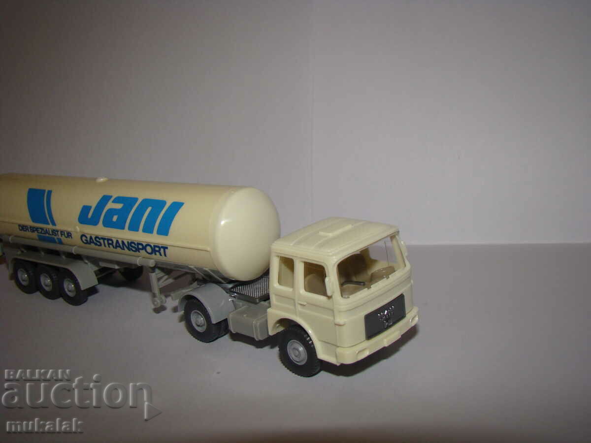 Auction WIKING H0 1/87 MAN TIRE TRUCK MODEL TROLLEY TANKER Auction WIKING H0 1/87 MAN TIRE TRUCK MODEL TROLLEY TANKER