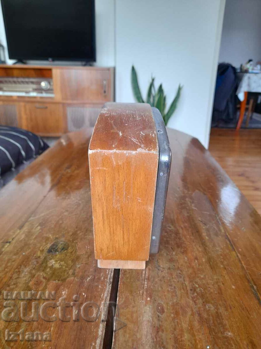 Old mantel clock Beacon with price 32.00 BGN | € 16.36 Old mantel clock Beacon with price 32.00 BGN | € 16.36