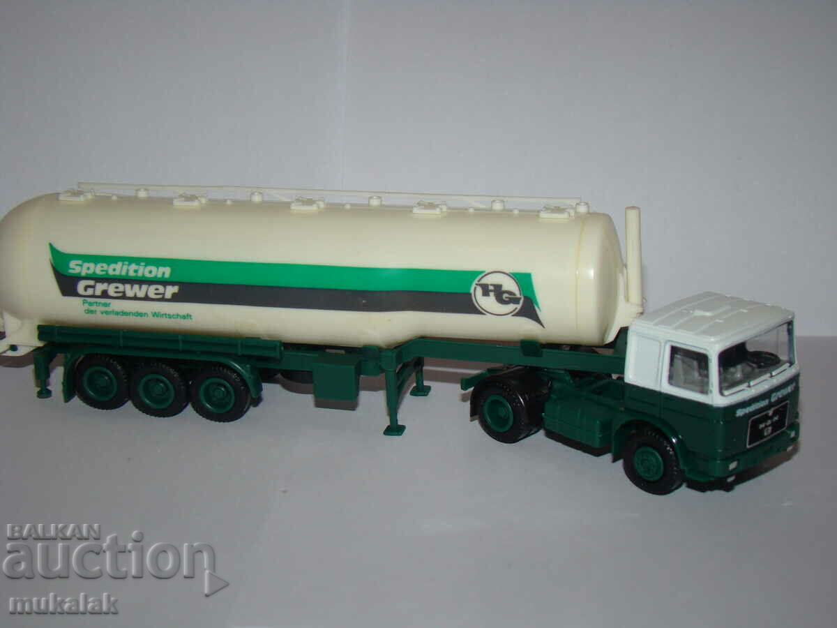 HERPA H0 1/87 MAN TIRE TRUCK MODEL TROLLEY TANKER - 6 HERPA H0 1/87 MAN TIRE TRUCK MODEL TROLLEY TANKER - 6