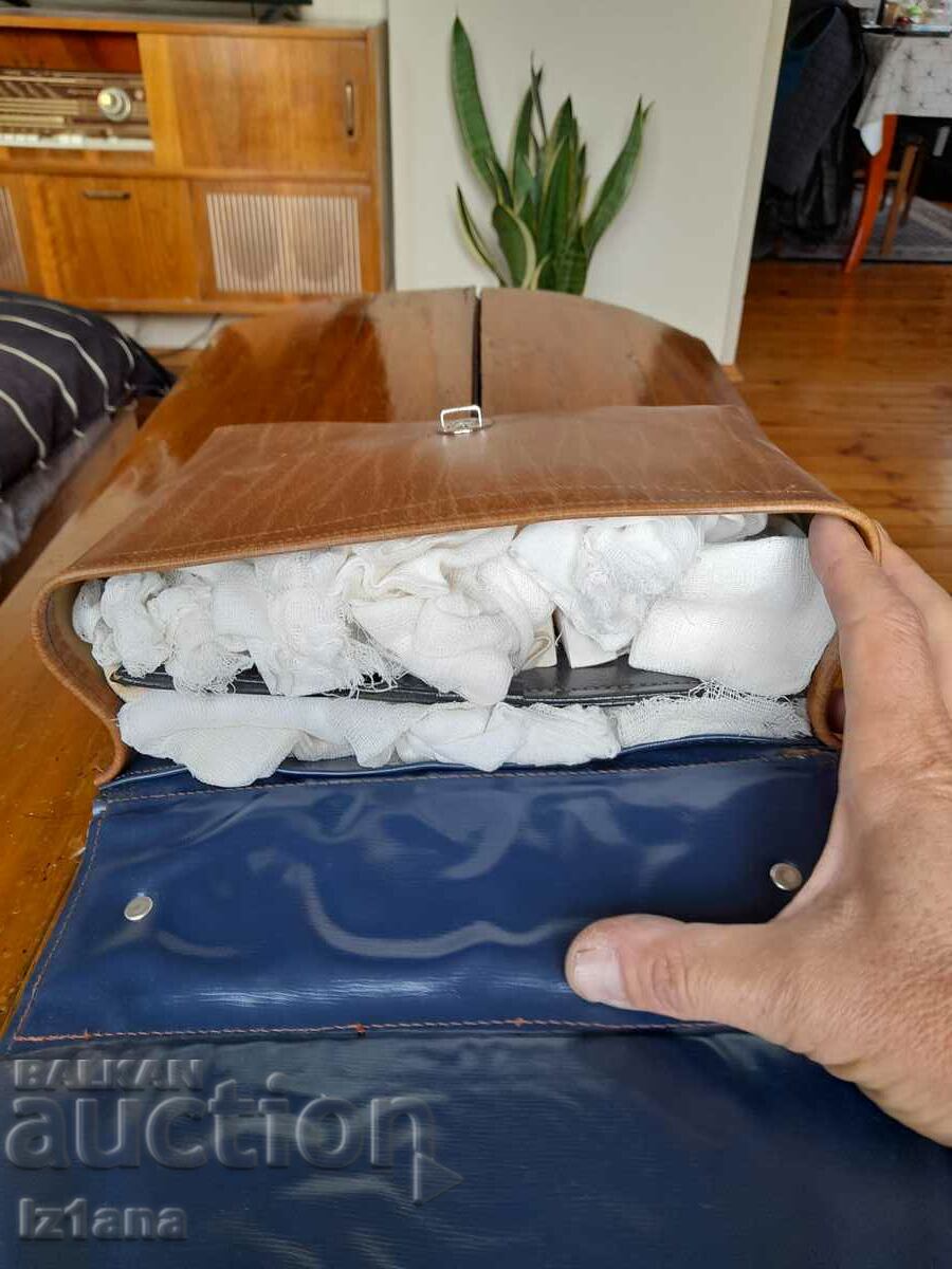 Trusă de prim ajutor pentru mașină veche - 5