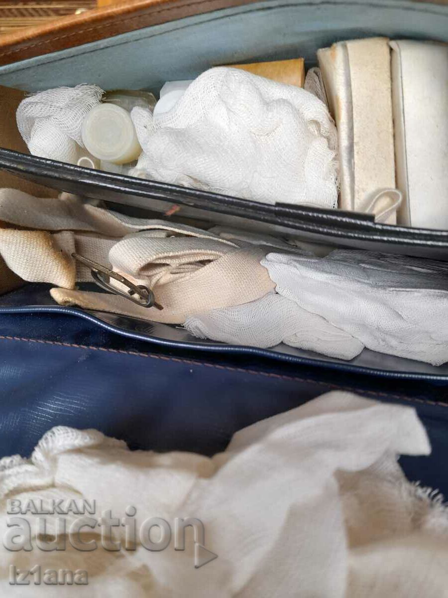 Trusă de prim ajutor pentru mașină veche - 7