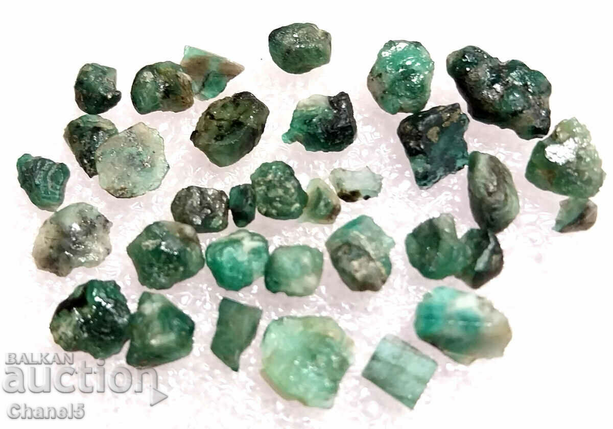 NATURAL ROUGH EMERALDS - 15.40 carats (234) with price 24.00 BGN | € 12.27 NATURAL ROUGH EMERALDS - 15.40 carats (234) with price 24.00 BGN | € 12.27