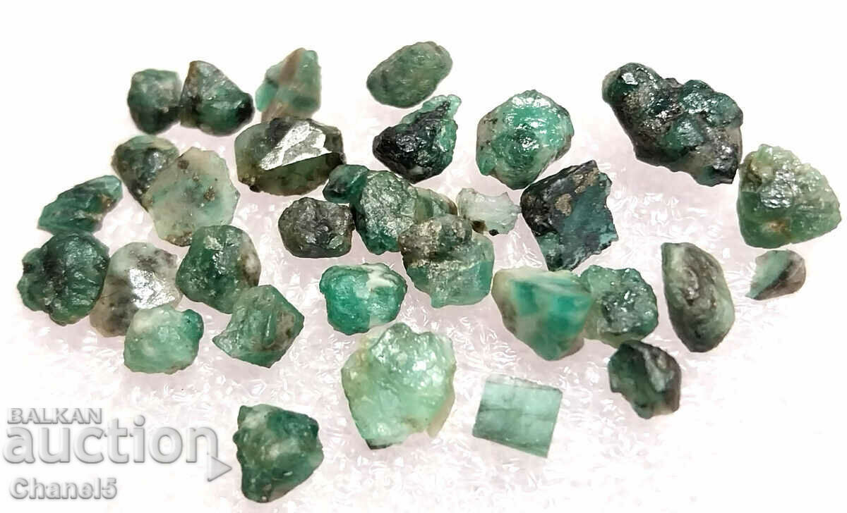 Auction NATURAL ROUGH EMERALDS - 15.40 carats (234) Auction NATURAL ROUGH EMERALDS - 15.40 carats (234)