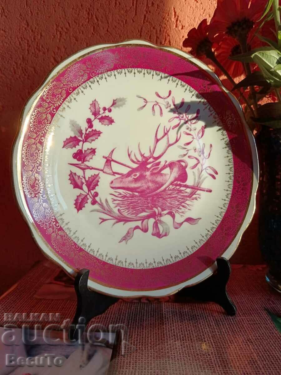 24 k. Gold, French porcelain plate with deer, hunting motifs - 5 24 k. Gold, French porcelain plate with deer, hunting motifs - 5