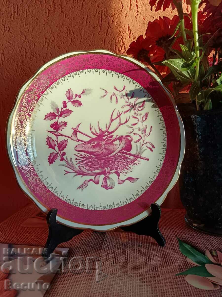 24 k. Gold, French porcelain plate with deer, hunting motifs - 6 24 k. Gold, French porcelain plate with deer, hunting motifs - 6