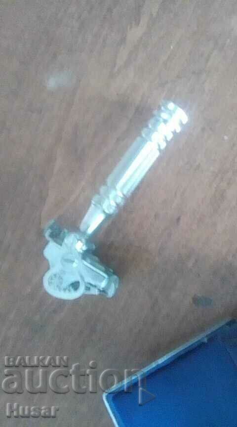 Auction  Wilkinson - Old English collectible razor