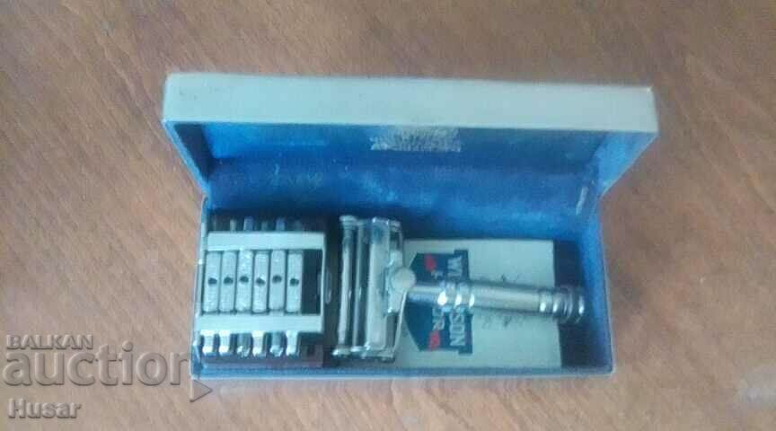 Wilkinson - Old English collectible razor