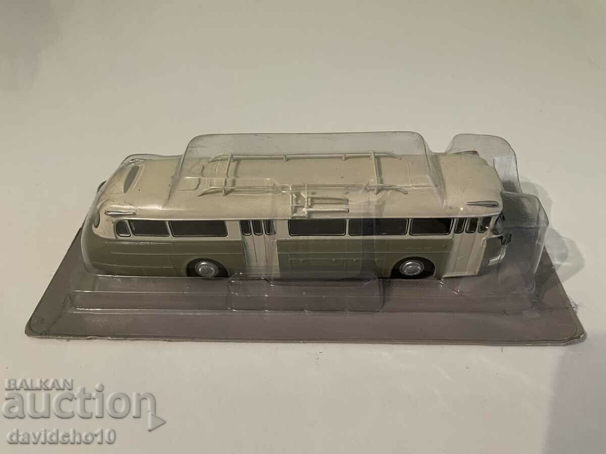 Model Ikarus 66 1:72