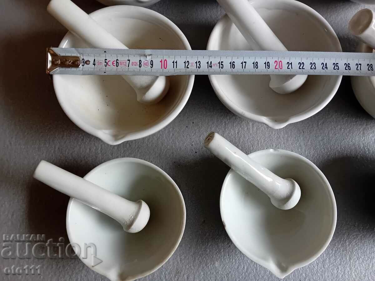 MORTAR VECHI DE PORCELAN, MORT - 9 bucati cu preț 130.00 BGN | € 66.47 MORTAR VECHI DE PORCELAN, MORT - 9 bucati cu preț 130.00 BGN | € 66.47