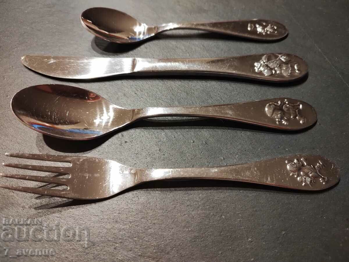 Utensils, children's dining set, like new, 8.12.24 with price 49.00 BGN | € 25.05 Utensils, children's dining set, like new, 8.12.24 with price 49.00 BGN | € 25.05