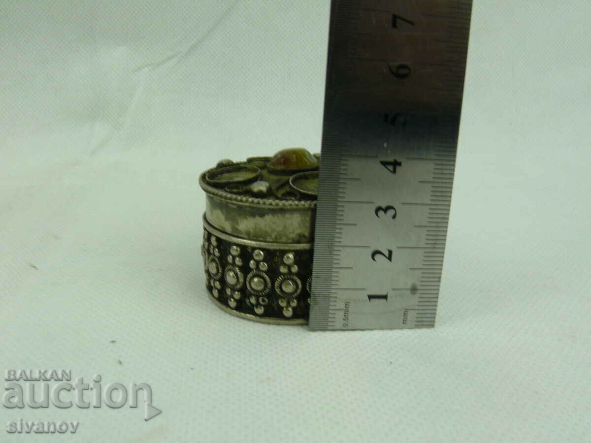 Cutie metalică veche #2395 - 6 Cutie metalică veche #2395 - 6