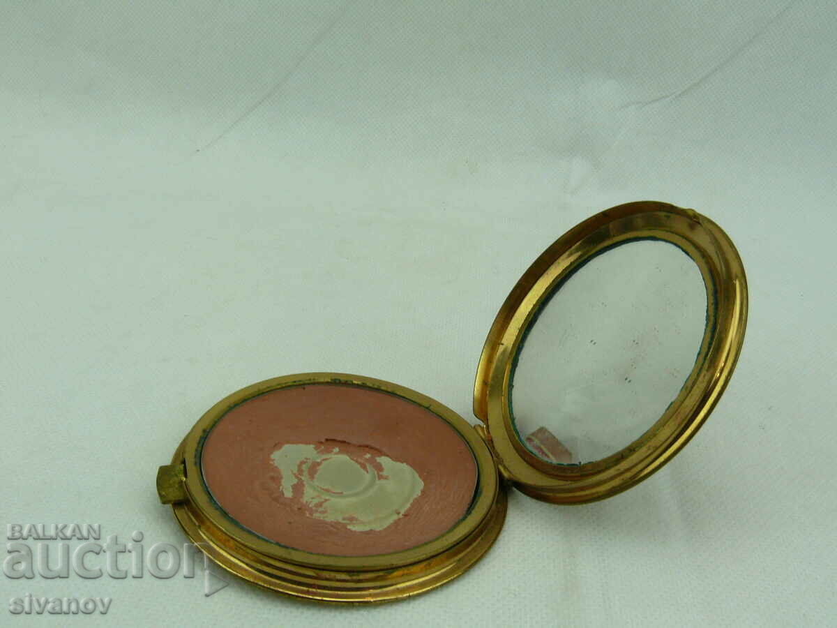 Auction Old Metal Powder Box #2400 Auction Old Metal Powder Box #2400