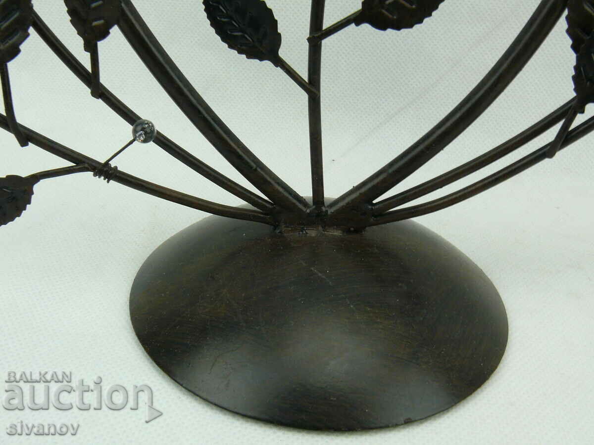 Delivery of Old metal flower candle holder #2410 Delivery of Old metal flower candle holder #2410