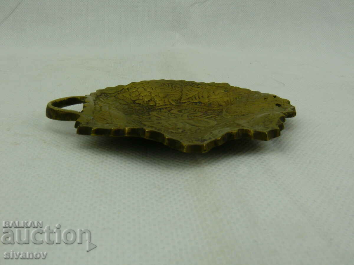 Δημοπρασία Παλιό ορειχάλκινο τασάκι #2417 Δημοπρασία Παλιό ορειχάλκινο τασάκι #2417