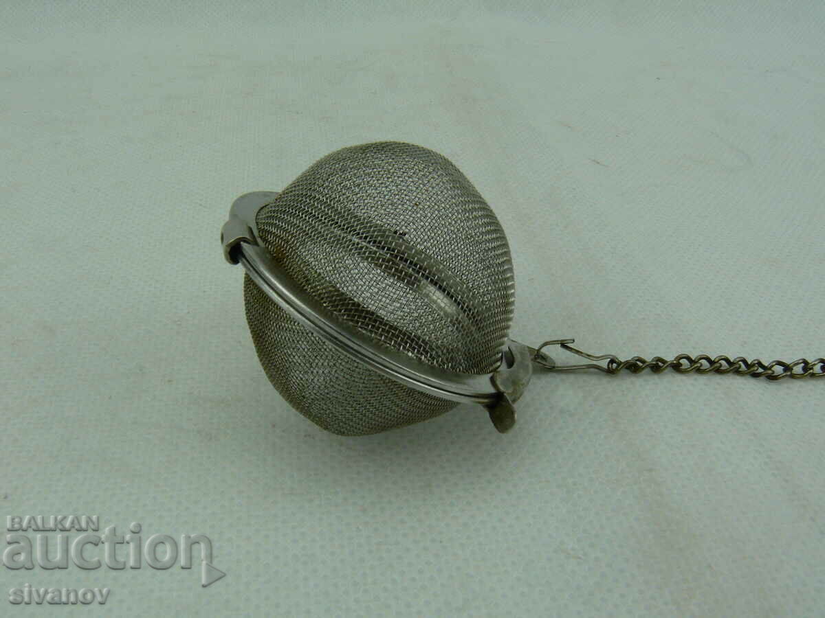 Sita veche cu bile de ceai #2421 cu preț 9.99 BGN | € 5.11 Sita veche cu bile de ceai #2421 cu preț 9.99 BGN | € 5.11