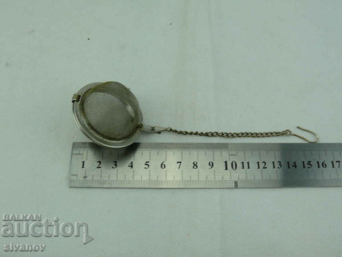 Sita veche cu bile de ceai #2421 - 7 Sita veche cu bile de ceai #2421 - 7