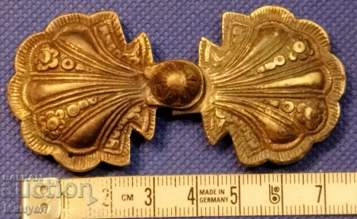 Delivery of Old children's bronze pouf. Delivery of Old children's bronze pouf.