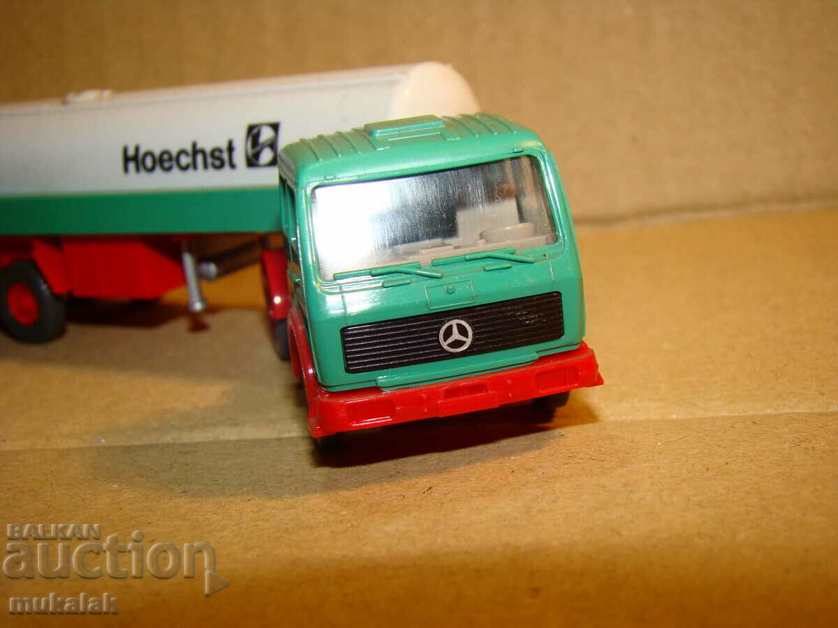 Delivery of WIKING 1:87 H0 MERCEDES TIRE TRUCK TOY MODEL TANK Delivery of WIKING 1:87 H0 MERCEDES TIRE TRUCK TOY MODEL TANK