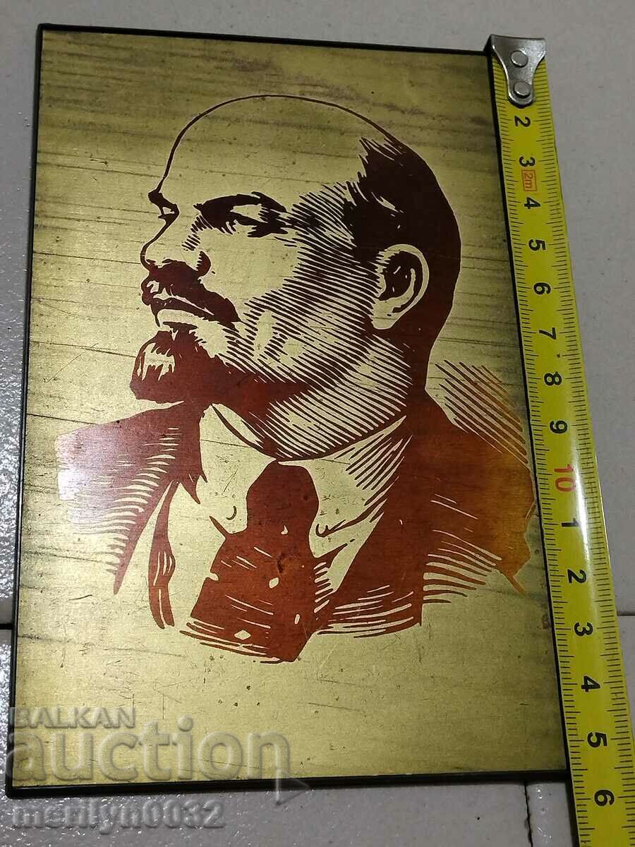 Delivery of Metal image of the leader Lenin