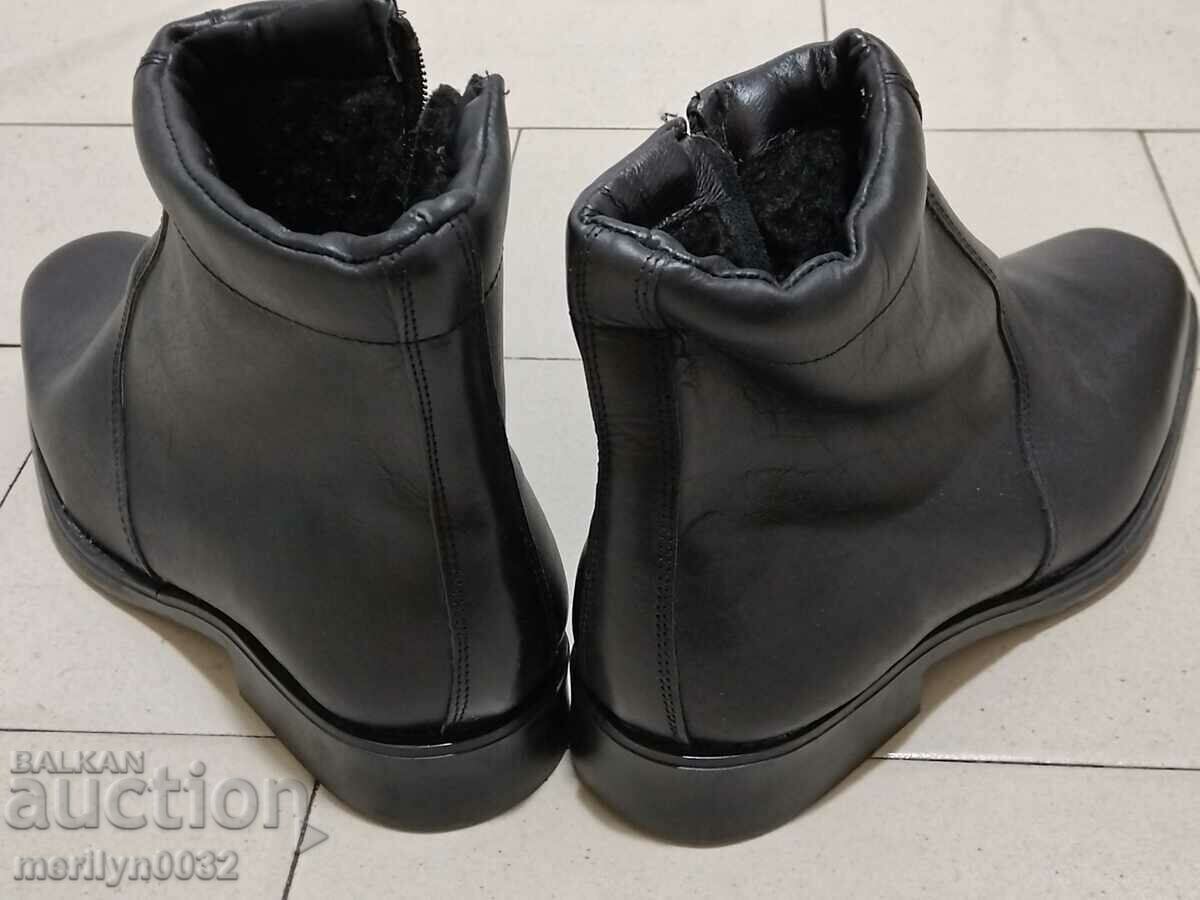 Officer's shoes, boots, number 44, natural leather, 1991 with price 115.00 BGN | € 58.80 Officer's shoes, boots, number 44, natural leather, 1991 with price 115.00 BGN | € 58.80