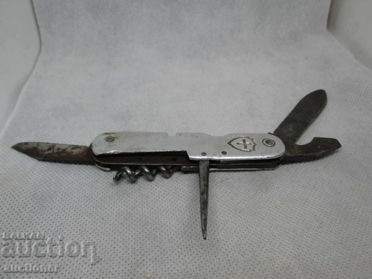 AN OLD SWISS ARMY WITH 5 FUNCTIONS - 5 AN OLD SWISS ARMY WITH 5 FUNCTIONS - 5
