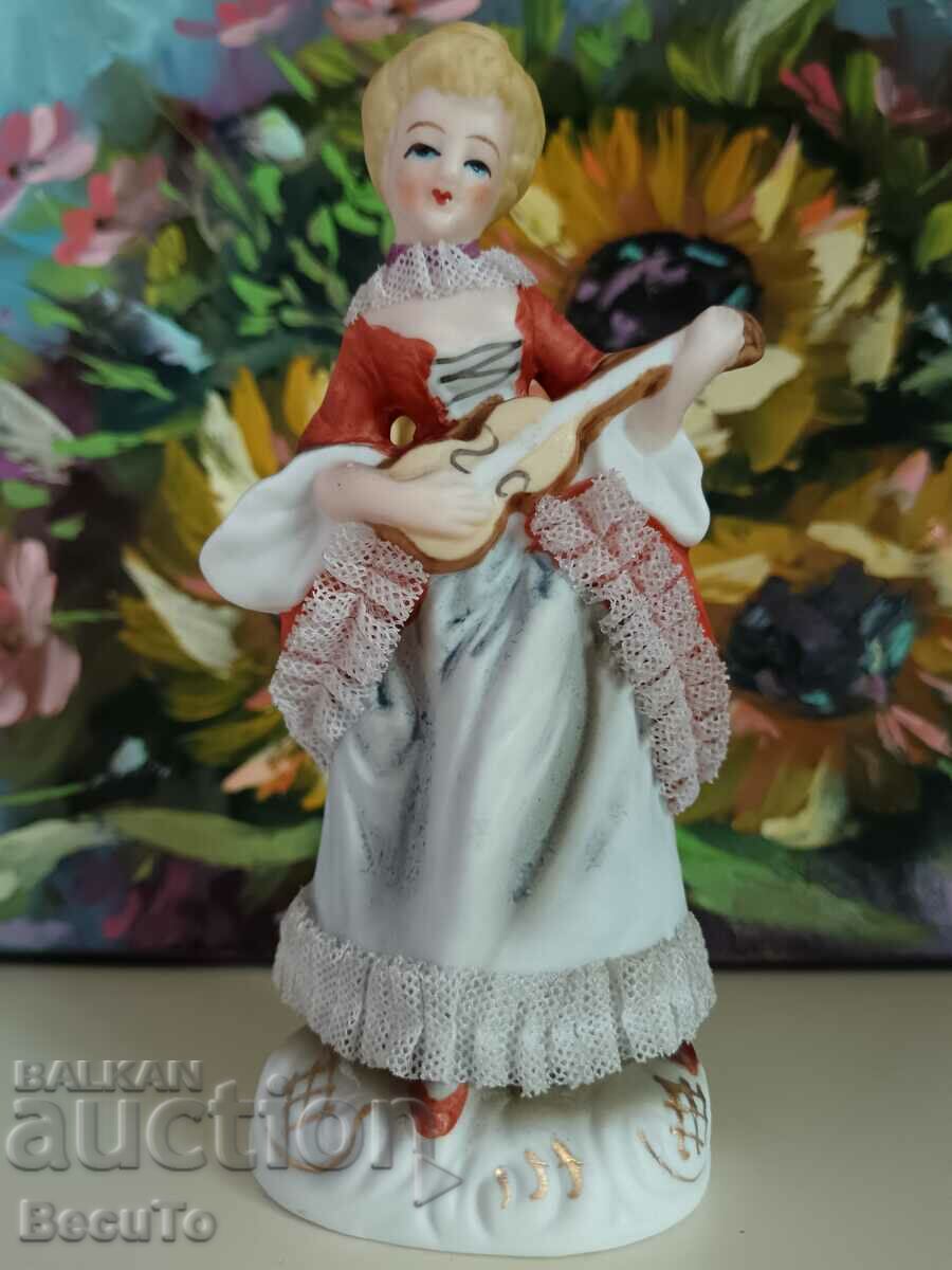 Porcelain figurine of a woman with a ukulele, lace, Germany - 5 Porcelain figurine of a woman with a ukulele, lace, Germany - 5